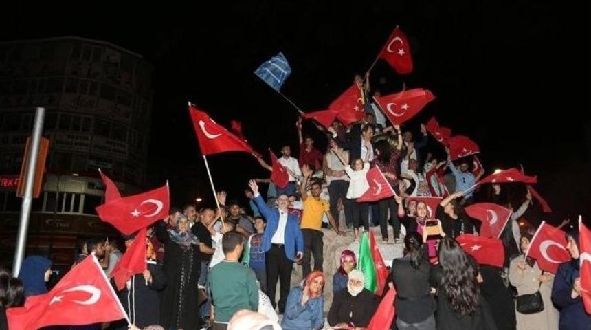 Başkan &Ouml;zg&ouml;k&ccedil;e&rsquo;den Cumhuriyet Bayramı Mesajı