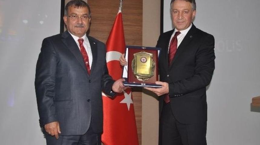 İzmir Emniyetinde Devir Teslim Yapıldı