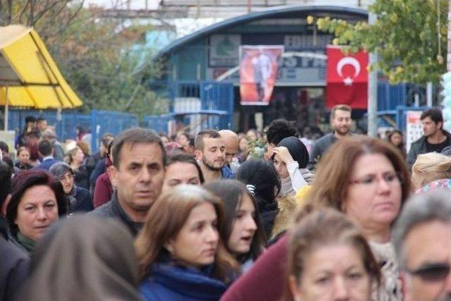 Balkanların En B&uuml;y&uuml;k Pazarında İnsan Seli 3