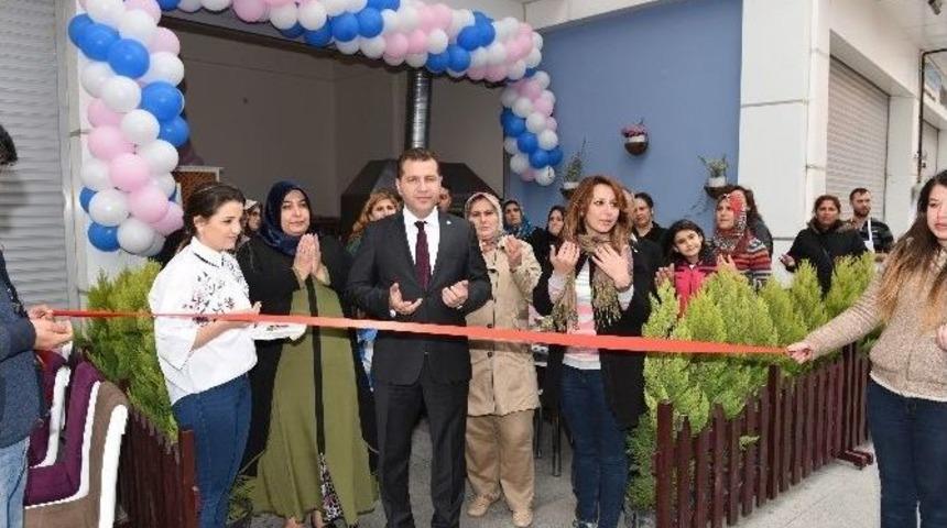 Kokoreçe Kadın Eli Değdi