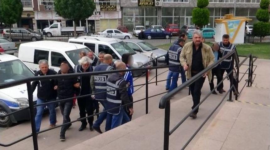 Edremit&rsquo;te Yan Bakma Cinayetinde 2 Zanlı Tutuklandı