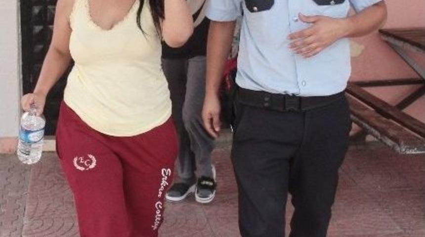 3 Kadın Polise Hakaret Ve Mukavemetten G&ouml;zaltına Alındı