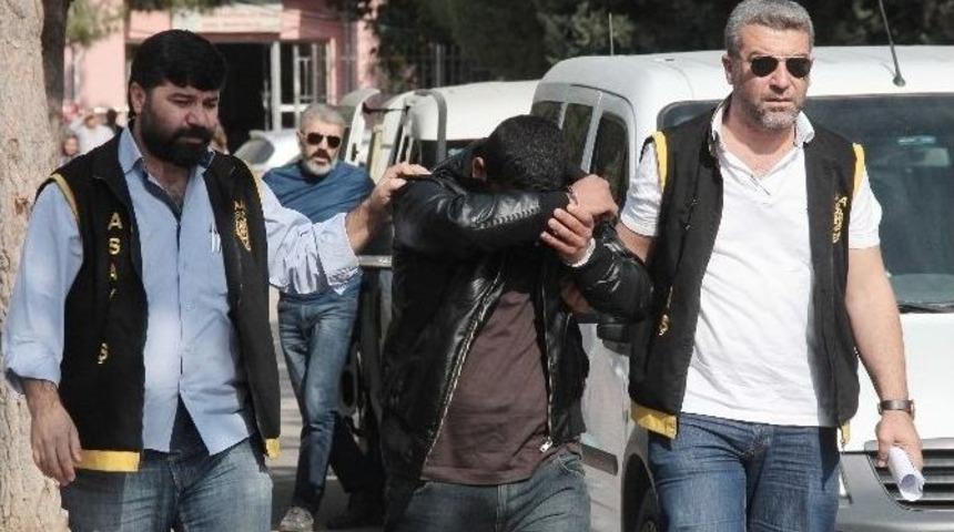 Bar &Ouml;n&uuml;ndeki Kavgayla İlgili 3 Kişi Adliyeye Sevk Edildi