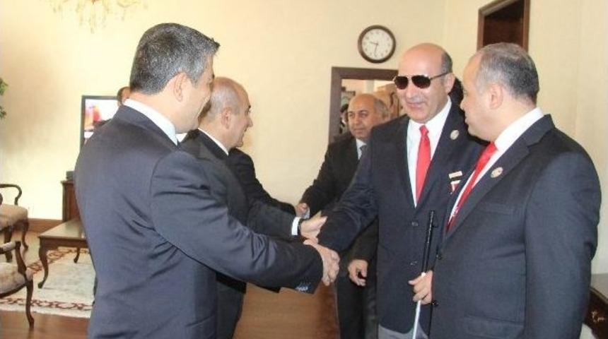 Vali &Ccedil;ataklı, Tebrikleri Kabul Etti