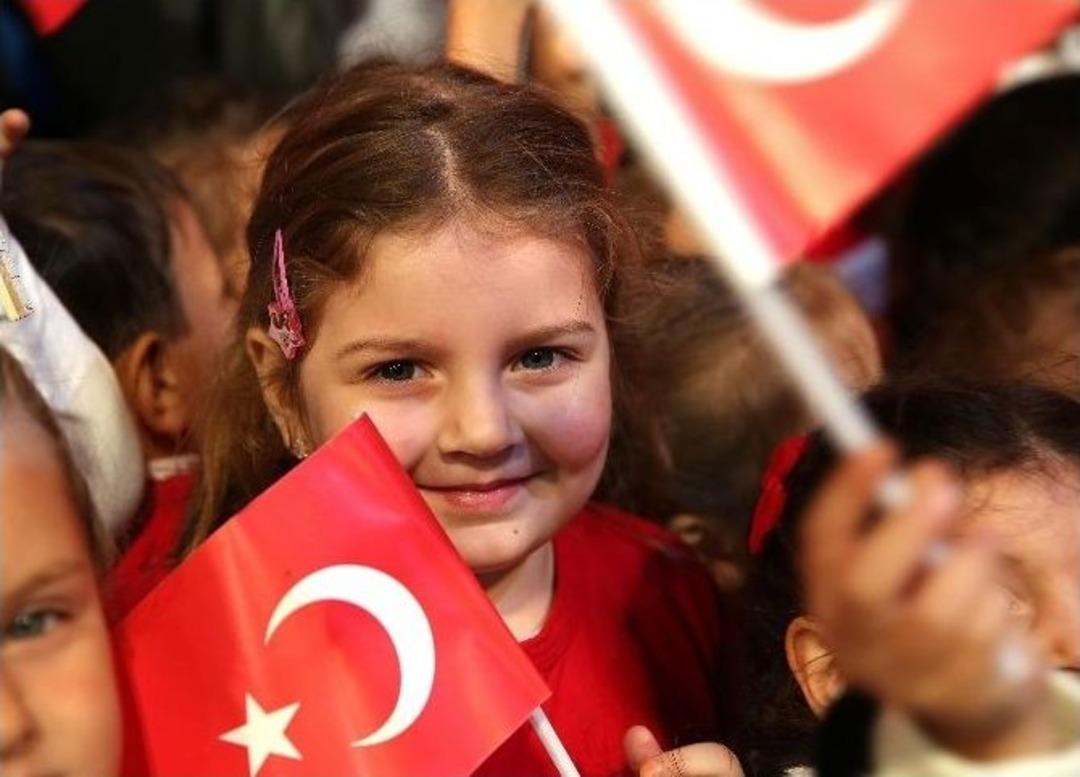 İzmir Her İl&ccedil;esinde Farklı Etkinlik, Aynı Coşku