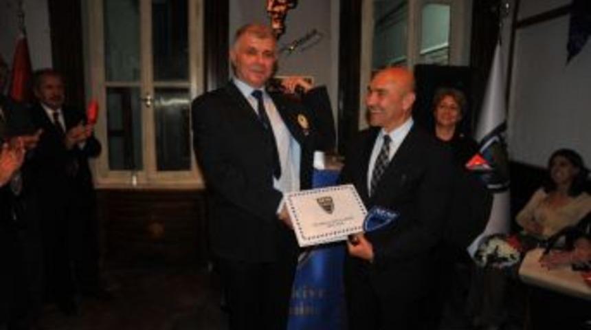 Başkan Soyer&rsquo;e &Uuml;st&uuml;n Hizmet &Ouml;d&uuml;l&uuml;