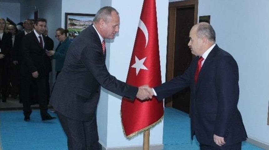 Vali Z&uuml;lkif Dağlı Tebrikleri Kabul Etti