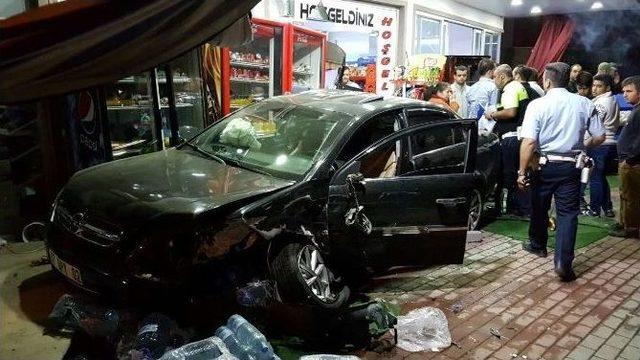 Antalya’da Trafik Kazası: 5 Yaralı