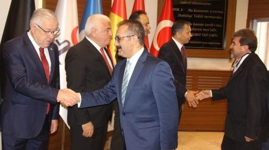 Vali Yerlikaya Tebrikleri Kabul Etti