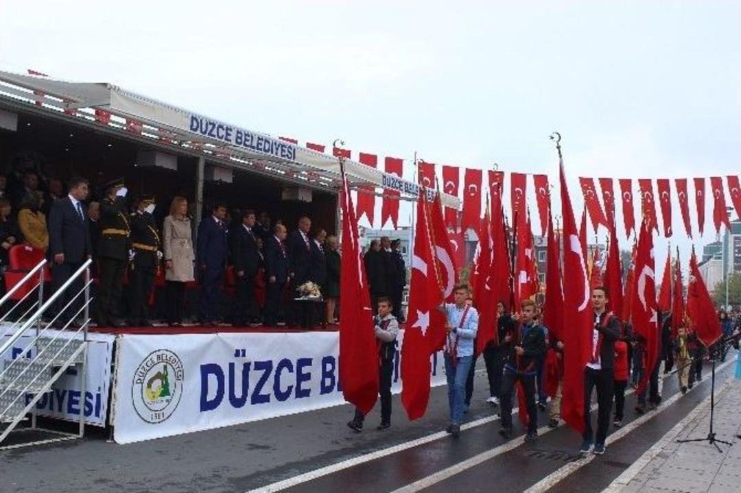 29 Ekim Cumhuriyet Bayramı D&uuml;zce&rsquo;de Coşku İle Kutlandı