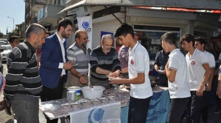 Anadolu Gen&ccedil;lik&rsquo;ten Aşure Etkinliği