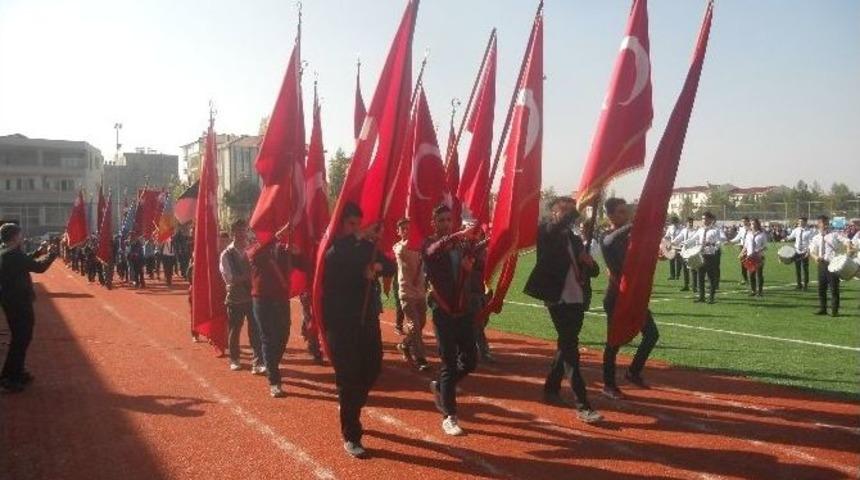 G&ouml;lbaşı İl&ccedil;esinde 29 Ekim Cumhuriyet Bayramı Kutlandı