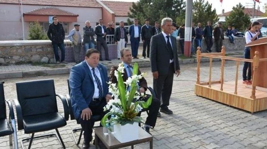 2 Kişilik Protokol Ve &Ouml;ğrenciler Cumhuriyet Bayramını Coşku İle Kutladı