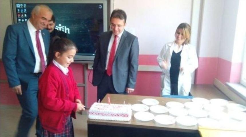 Daday Okulları Cumhuriyet&rsquo;in Kuruşunu Pasta İle Kutladı