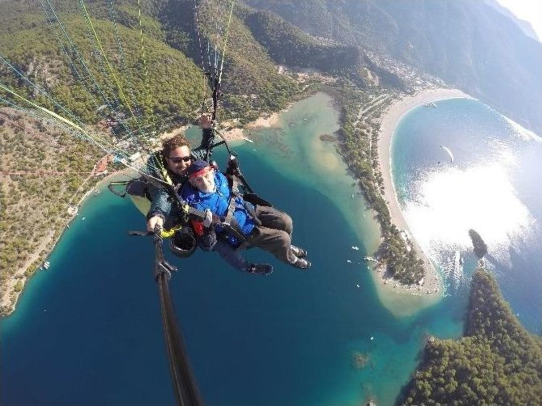 Cumhuriyeti 97 Yaşında G&ouml;ky&uuml;z&uuml;nde Kutladı