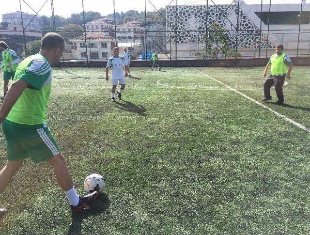 Gazeteciler, 29 Ekim Cumhuriyet Bayramı Futbol Turnuvasına Katıldı