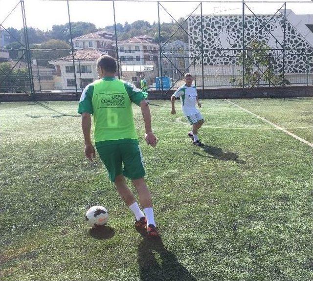 Gazeteciler, 29 Ekim Cumhuriyet Bayramı Futbol Turnuvasına Katıldı