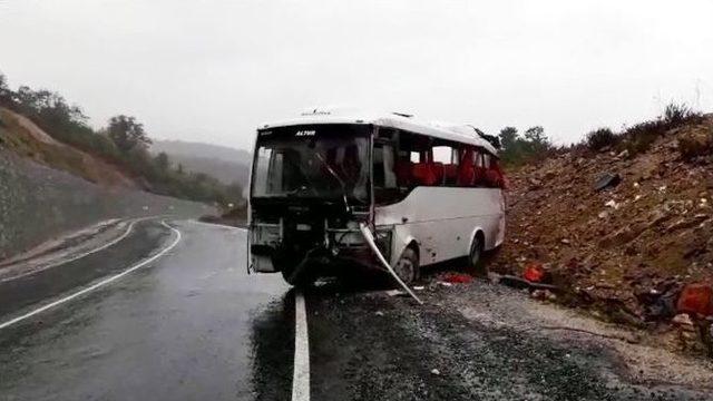 Yalova’da Midibüs Takla Attı: 21 Yaralı