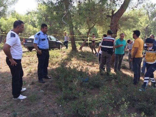 Polis Memuru Aracında Ölü Bulundu