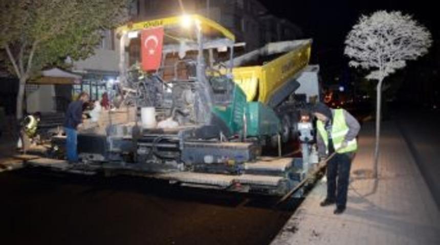 Ali Ulvi Kurucu Caddesinde Asfalt Yenileniyor