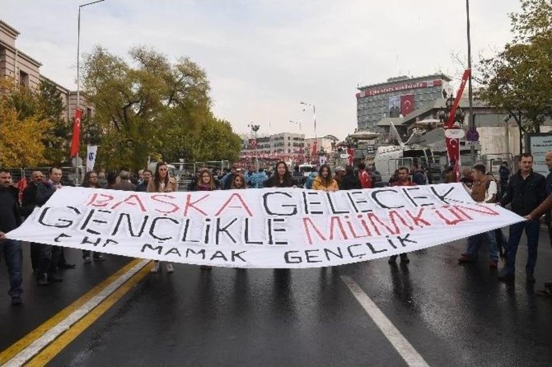 Chp&rsquo;den &lsquo;b&uuml;y&uuml;k Cumhuriyet&rsquo; Y&uuml;r&uuml;y&uuml;ş&uuml;