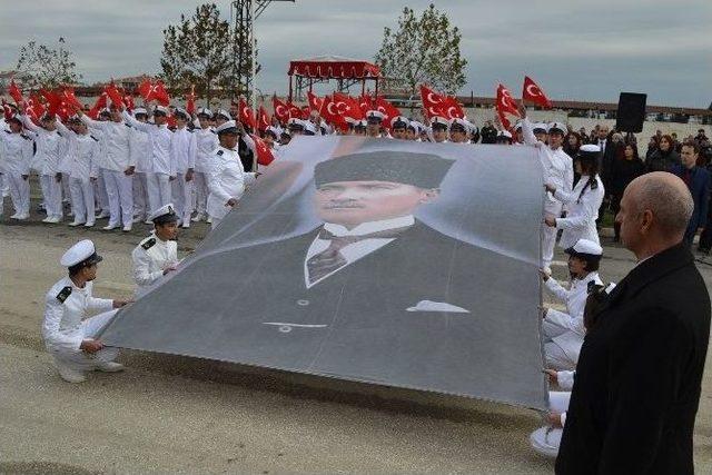 Gelibolu&rsquo;da Cumhuriyet Bayramı T&ouml;renle Kutlandı 2