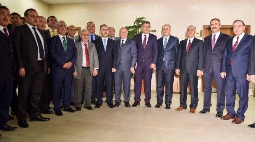 İl Emniyet M&uuml;d&uuml;r&uuml; Karab&ouml;rk&rsquo;e Veda Yemeği