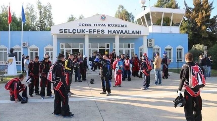 29 Paraş&uuml;t&ccedil;&uuml; Binlerce Metre Y&uuml;kseklikten Cumhuriyet İ&ccedil;in Atladı