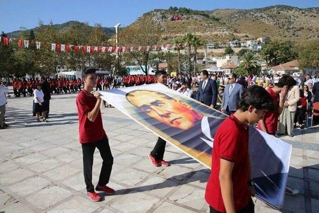 Finike’de Cumhuriyet Bayramı Coşkusu