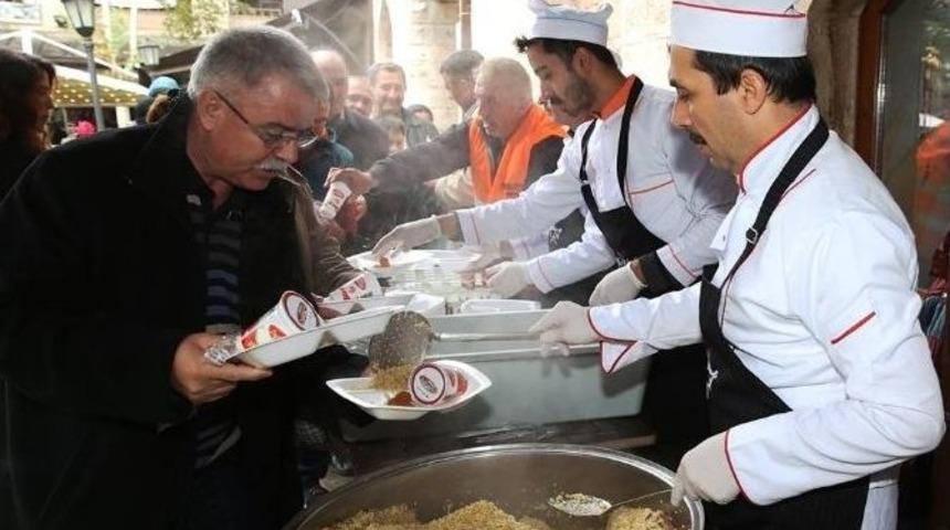 Bin 200 Kişiye Cumhuriyet Pilavı İkramı