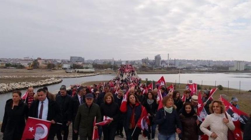 B&uuml;y&uuml;k&ccedil;ekmeceliler "cumhuriyet" İ&ccedil;in Y&uuml;r&uuml;d&uuml;