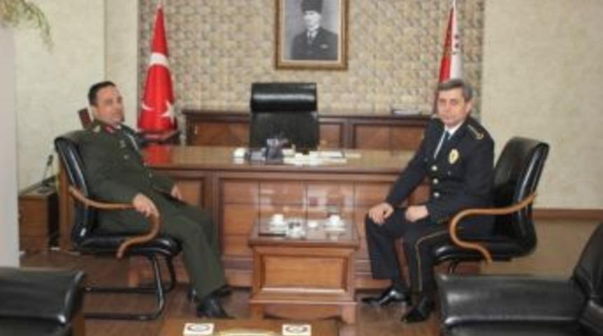 Garnizon Komutanı Şen&rsquo;den Emniyet M&uuml;d&uuml;r&uuml; Tutuk&rsquo;a Hayırlı Olsun Ziyareti