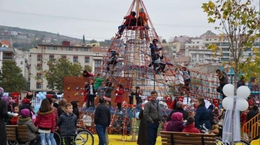 Biga Şehir Parkı A&ccedil;ıldı