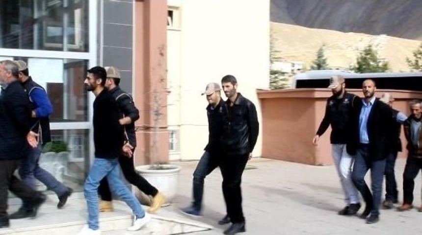 Hakkari&rsquo;de Hdp&rsquo;li Başkan Ve 4 Kişi Tutuklandı
