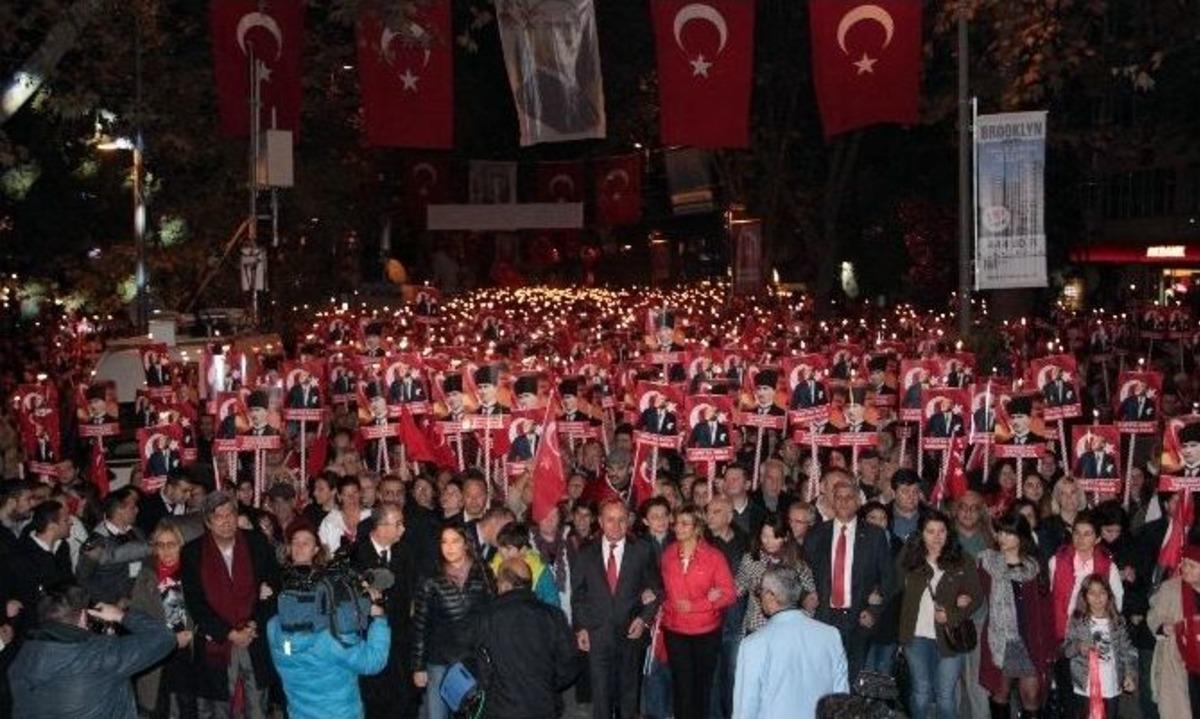 Kadık&ouml;y&rsquo;de Coşkulu 29 Ekim Kutlaması