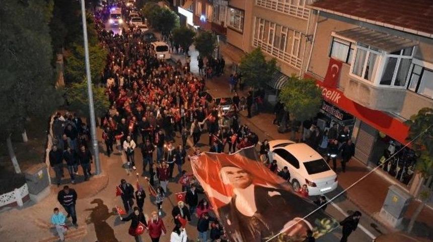 Hayrabolu&rsquo;da Coşkulu Fener Alayı