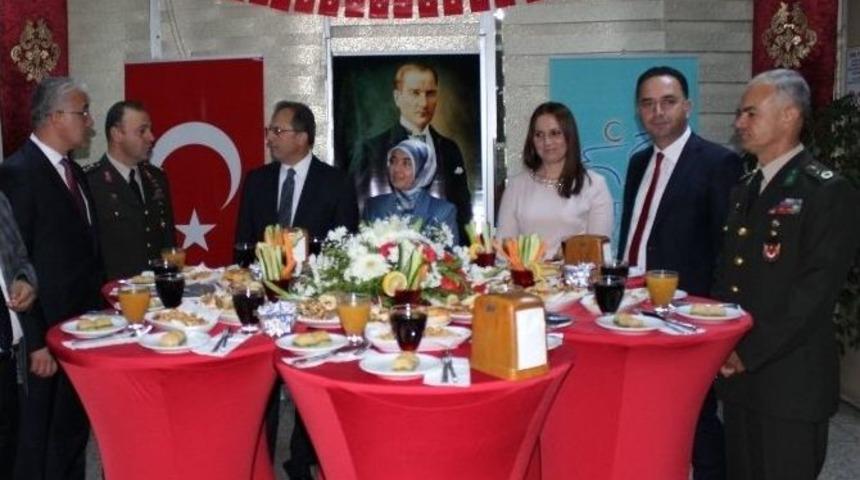 Van&rsquo;da Cumhuriyet Bayramı Resepsiyonu