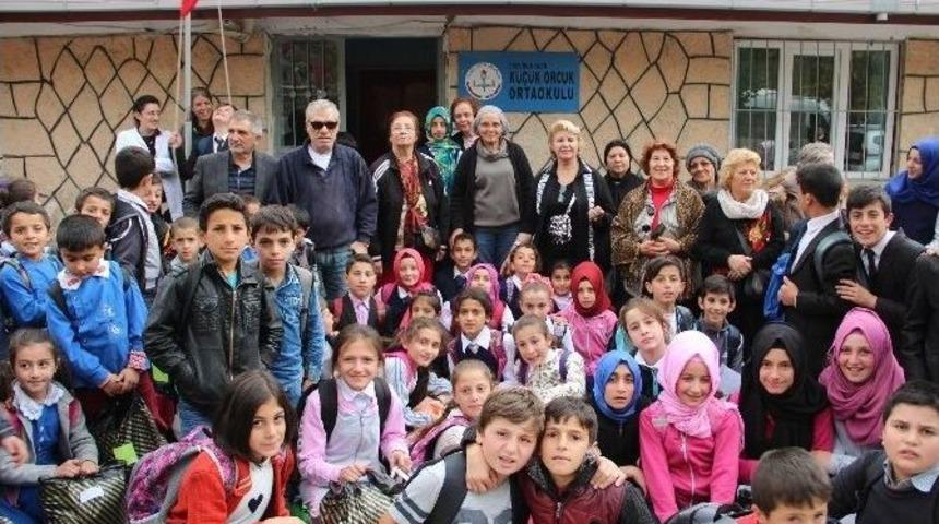 İstanbul&rsquo;dan Oltu&rsquo;ya Hayır Eli