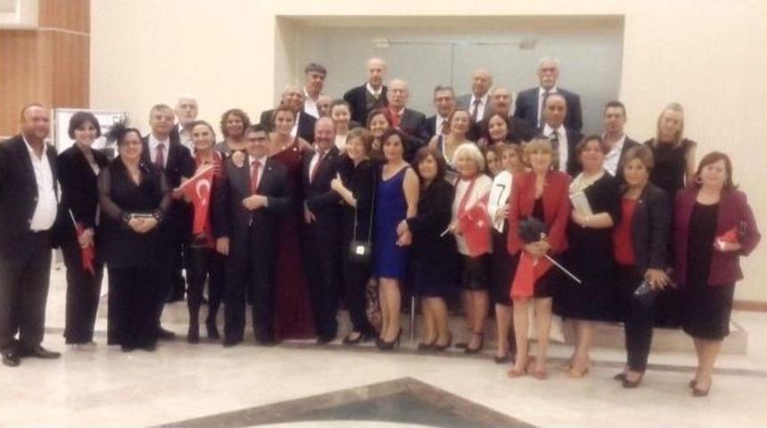 Kuşadası&rsquo;nda Chp&rsquo;den Cumhuriyet Balosu