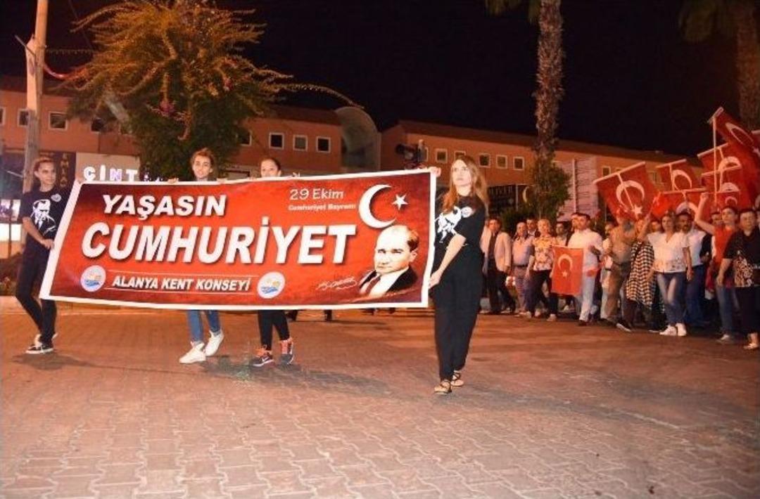 Alanya&rsquo;da Cumhuriyetin 93. Yılı Coşkuyla Kutlandı