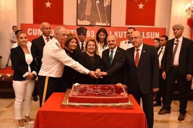 Mersin’de Cumhuriyet Resepsiyonu