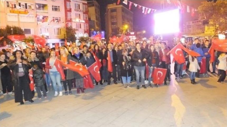 Burhaniye&rsquo;de Fener Alaylı Kutlama