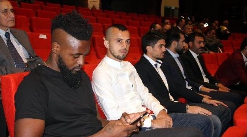 Gaziantepsporlu Futbolcular Cumhuriyet Resepsiyonunda