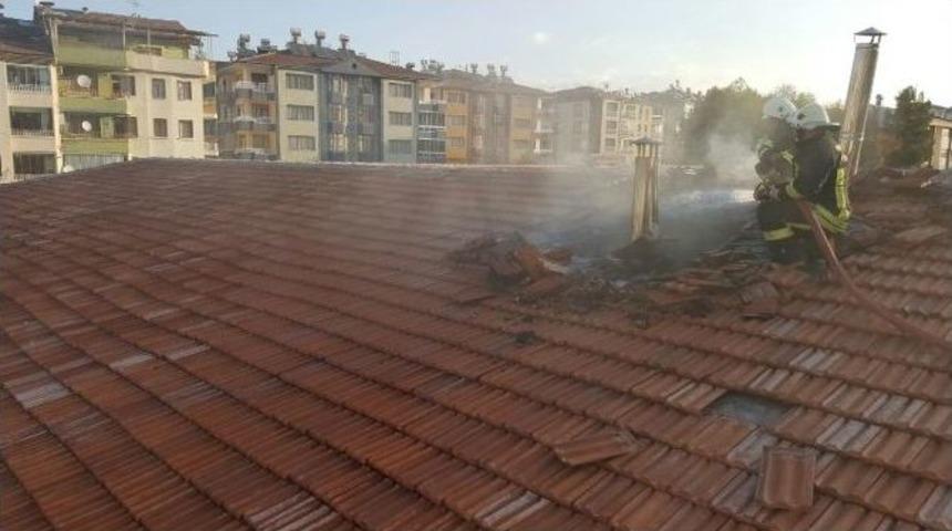 Kernek K&uuml;lliyesi&rsquo;nde Korkutan Yangın