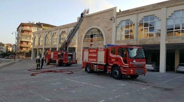 Kernek K&uuml;lliyesi&rsquo;nde Korkutan Yangın 2