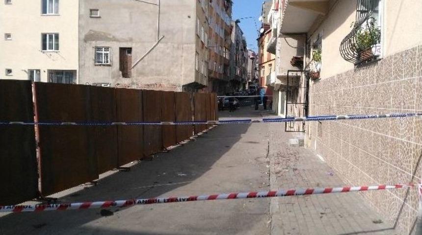 Esenler&rsquo;de G&ouml;&ccedil;&uuml;k Tehlikesi, 2 Bina Boşaltıldı