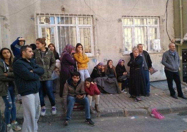 Esenler&rsquo;de G&ouml;&ccedil;&uuml;k Tehlikesi, 2 Bina Boşaltıldı 1