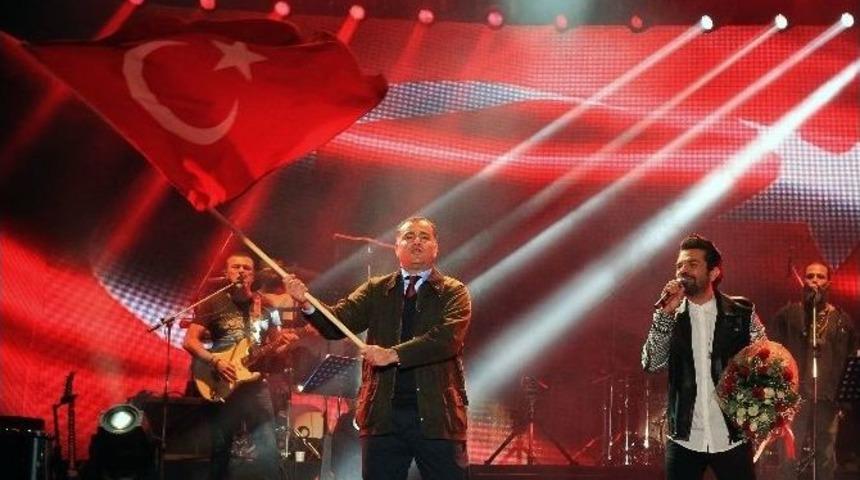 &Ccedil;ankaya, Cumhuriyet Bayramı&rsquo;nı Anıtpark&rsquo;ta Coşkuyla Kutladı