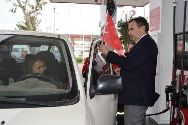 Başkan Gen&ccedil;er&rsquo;den S&uuml;r&uuml;c&uuml;lere En G&uuml;zel Cumhuriyet Hediyesi 2