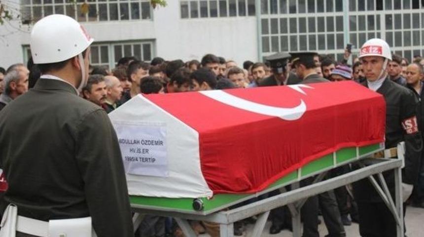 Kazada &Ouml;len Gence Askeri T&ouml;ren